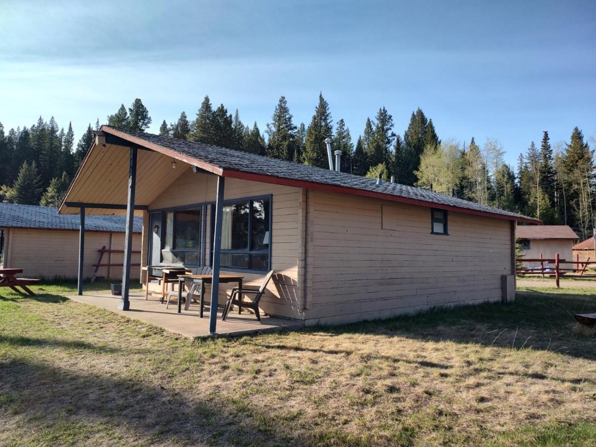 Lac Le Jeune Nature Resort Logan Lake Eksteriør billede